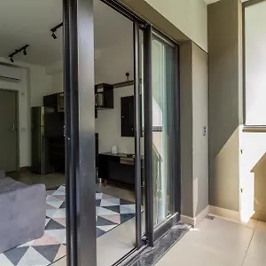Apartment 360 Vn Capote Valente By Housi